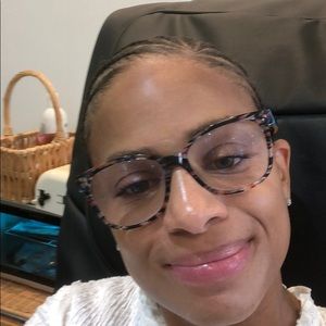 Meet your Posher, Asha